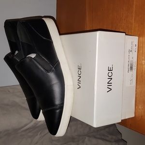 Black leather pointed toe sneakers